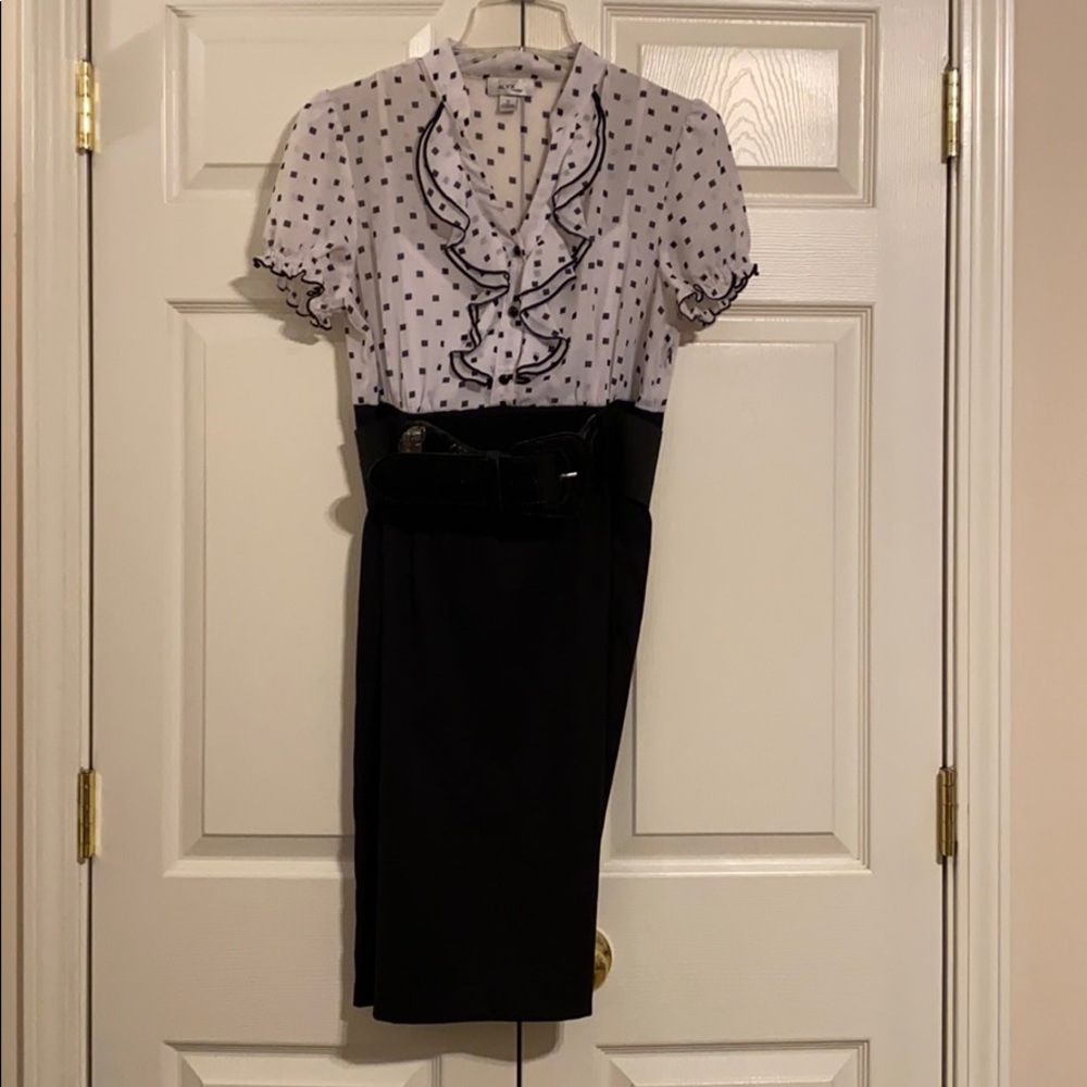 Business black and white polka dotted Fitted dress